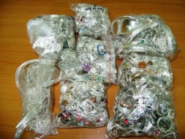 7 кг сребърни накити спряха митничари в Малко Търново