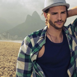 Шведка: Аз спах с Аштън Къчър