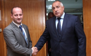 Кънев доволен от преговорите, обявява имена на министри