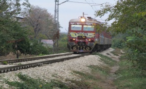 Пътнически влак удари фадрома при Мурсалево