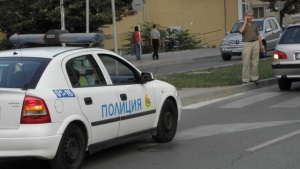 Неопитна шофьорка помете две жени на тротоар във Варна