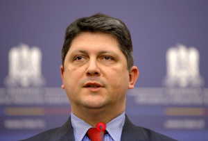 Румънският външен министър хвърли оставка след протести