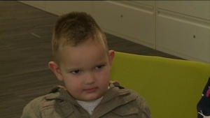 3-годишно хлапе извика помощ за майка си