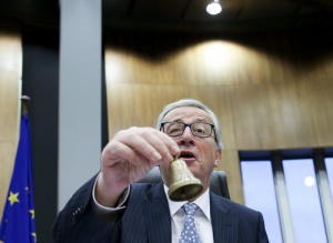 Недоволството в ЕС расте, призовават Юнкер да подаде оставка
