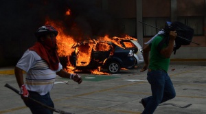 Подпален парламент и бурни протести в Мексико