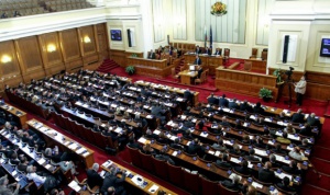 Депутатите заседават извънредно във вторник заради бюджета