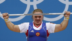 Рускиня подобри два пъти световния си рекорд в изхвърлянето