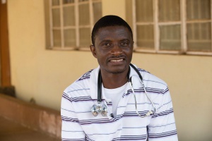 Доктор, заразен с ебола, почина в американска болница