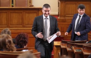 Депутатите разрешиха на Горанов преговори за нов заем