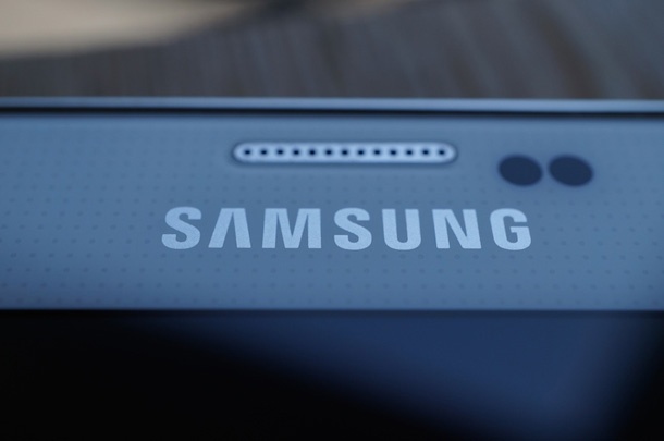 До края на 2015 Samsung ще произвежда гъвкави дисплеи за смартфони