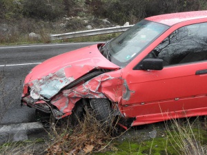 Две жени пострадаха при тройна катастрофа