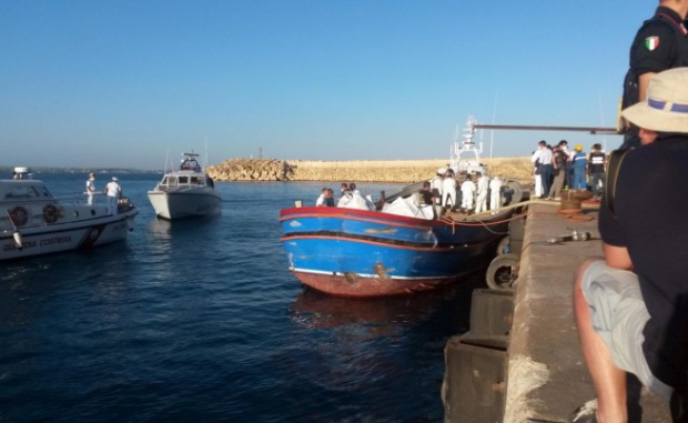 24 имигранти загинаха в лодка край Истанбул