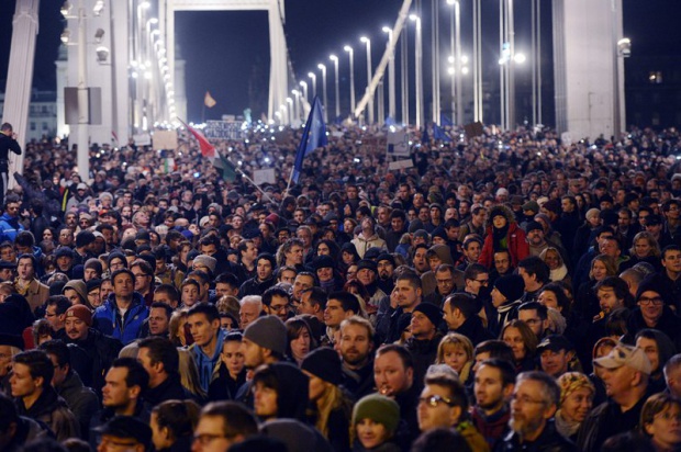 Унгарците пак на бунт, сега заради корупцията