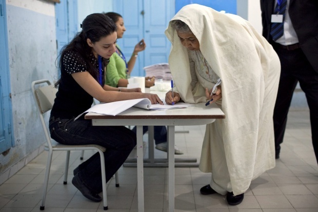 В Тунис започнаха знаковите президентски избори