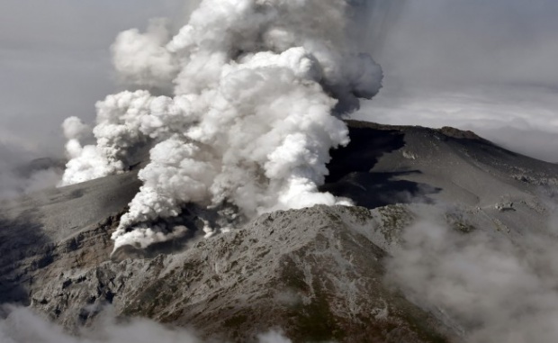 В Япония изригна вулканът Асо