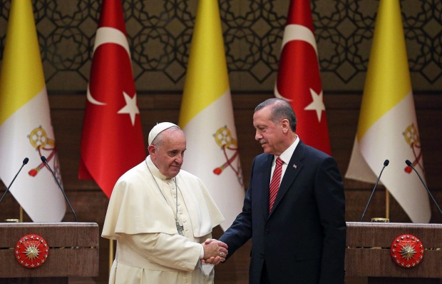 Папата и Ердоган единни срещу радикалния ислям