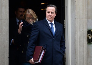 Един милион британци искат оставката на Камерън