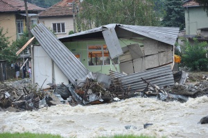 Сливенско и Бургаско са наводнени, Белоградчик бедства