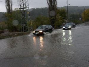 Наводненията затвориха пътища в Хасковско
