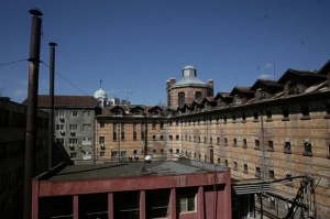 Надзирателите от затвора в Бобов дол стачкуват