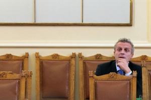 Мъж ще съди здравния министър Петър Москов