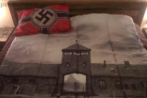 Полша възмутена, че в България се продават чаршафи с "Аушвиц"
