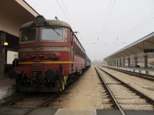 Пътници чакаха 2 часа влак при минусови температури в София