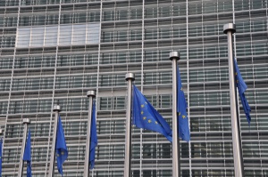 Повечето българи имат положително отношение към ЕС, според Евробарометър