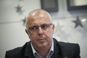 Министър Вучков: Всички пострадали полицаи са в относително стабилно състояние