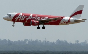 Индонезия оглави операцията по издирването на изчезналия самолет