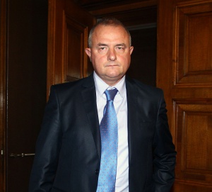 Освобождават шефа на Агенция за бежанците заради Кунева