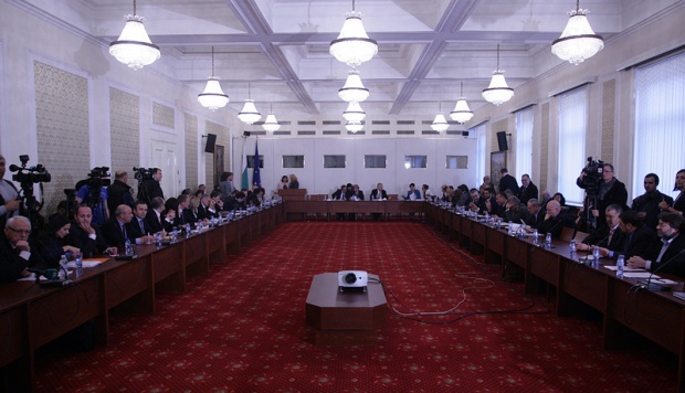 Две комисии приеха проектобюджета за 2015 година