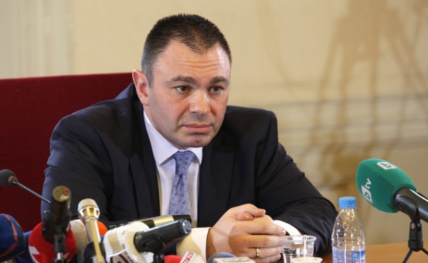 Лазаров: При първа възможност ще включим хеликоптер в издирването на Сертов