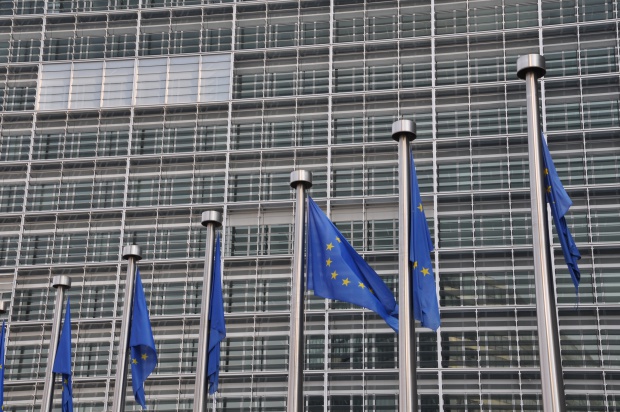 Повечето българи имат положително отношение към ЕС, според Евробарометър