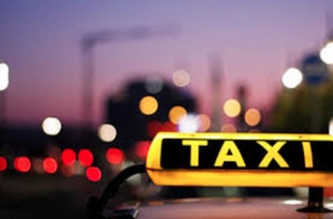 Бразилец шофира до болницата с нож, забит в главата