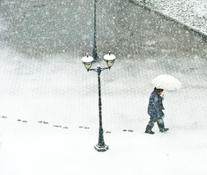 Буреносен вятър вледенява почти цялата страна