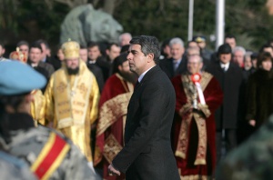 Ако армията охранява границата - ще стане скандал, предупреди президентът