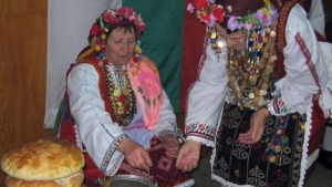 Ден на акушерките е! Празнуваме Бабинден