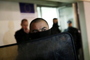 Ранени полицаи след нова стрелба в Париж