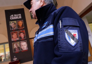 Двамата терористи се барикадираха в къща северно от Париж