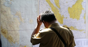 Засякоха сигнали от черните кутии на самолета на „Еър Ейжа”