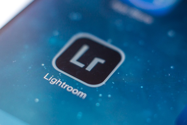 Lightroom Mobile вече има версия за Android, но само за телефони
