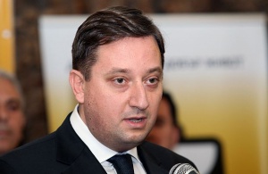 Трайно безработните се увеличават