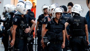 Полицията в Истанбул откри три взривни устройства