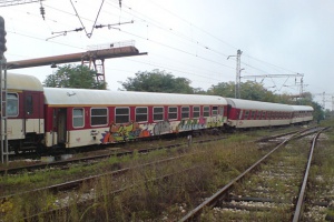 Клип на гражданска формация атакува управляващите за разсипията в БДЖ