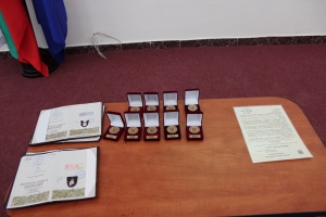 В Интернет продават дипломи за средно и висше образование