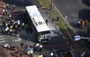 Терористична атака в автобус в Тел Авив, има ранени