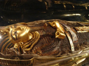 Откриха копие от най-старото евангелие върху маска на мумия
