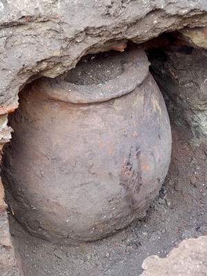 Делва на 15 века изкопаха в центъра на Варна (СНИМКИ)