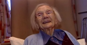 Шотландка доживя до 109 г. с каша и без мъже (ВИДЕО)